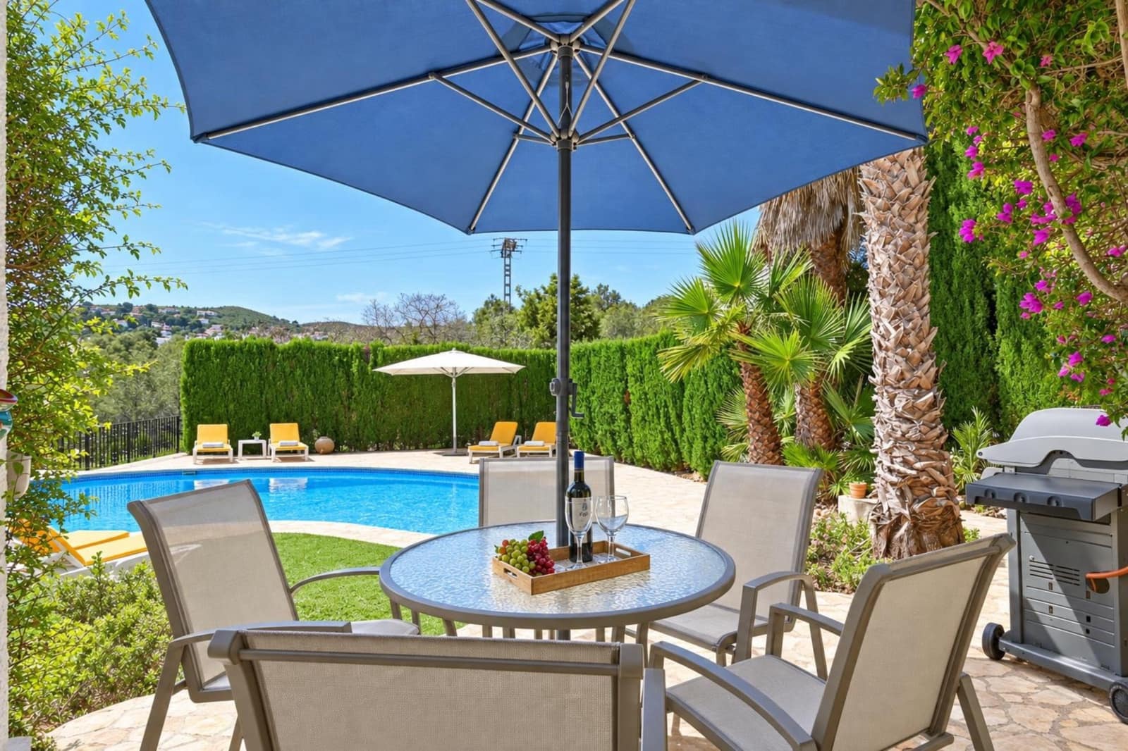 3 quarto Moradia para arrendamento para férias em Pinosol com piscina Garagem - 912 € (Ref: 9041966)