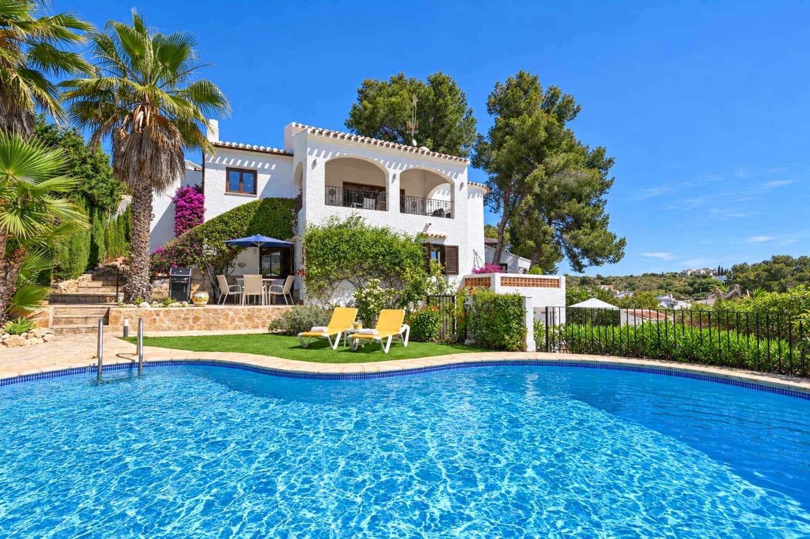 3 quarto Moradia para arrendamento para férias em Pinosol com piscina Garagem - 912 € (Ref: 9041966)