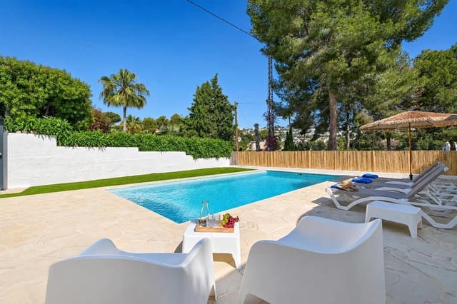 3 slaapkamer Villa voor vakantieverhuur in Pinar del Advocat - Cometa, Teulada-Moraira met zwembad garage - € 1.014 (Ref: 9077736)