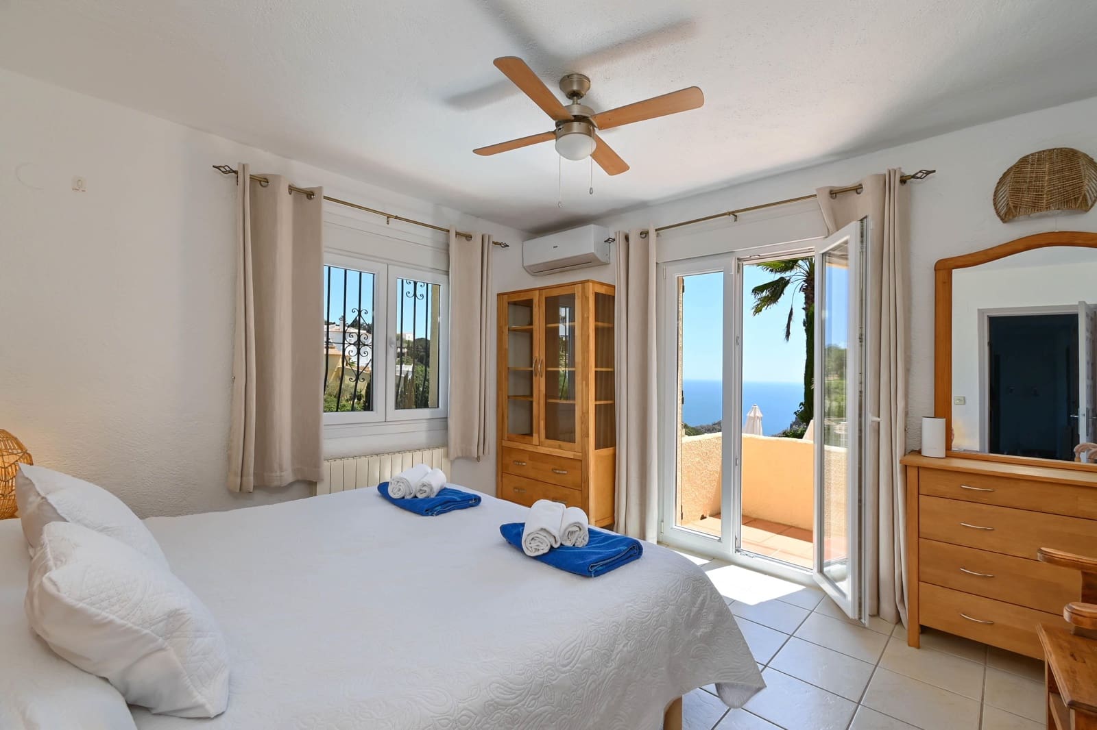 3 camera da letto Villa da affitare come casa vacanza in Cumbre del Sol con piscina garage - 863 € (Rif: 9077737)