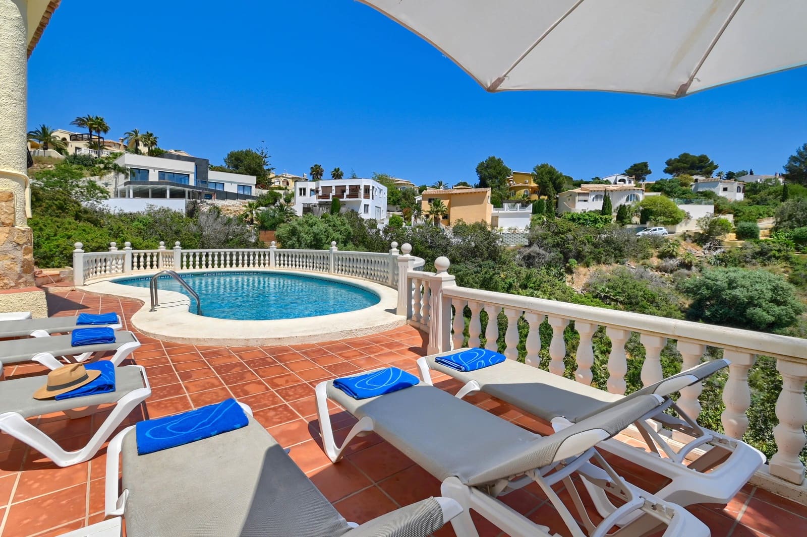 3 camera da letto Villa da affitare come casa vacanza in Cumbre del Sol con piscina garage - 863 € (Rif: 9077737)