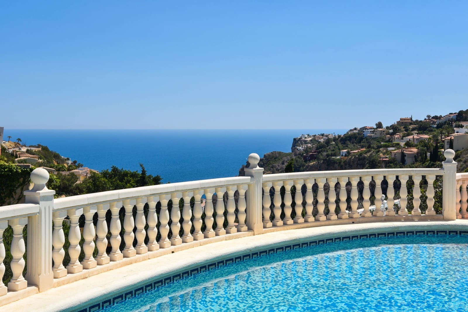 3 camera da letto Villa da affitare come casa vacanza in Cumbre del Sol con piscina garage - 863 € (Rif: 9077737)