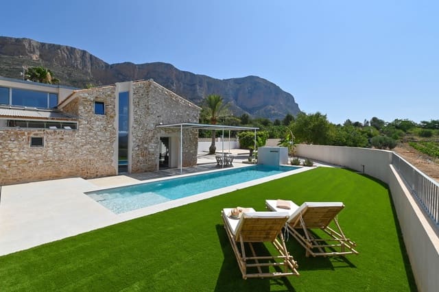 3 slaapkamer Villa voor vakantieverhuur in Montgó - Ermita, Javea / Xàbia met zwembad garage - € 1.046 (Ref: 9088495)