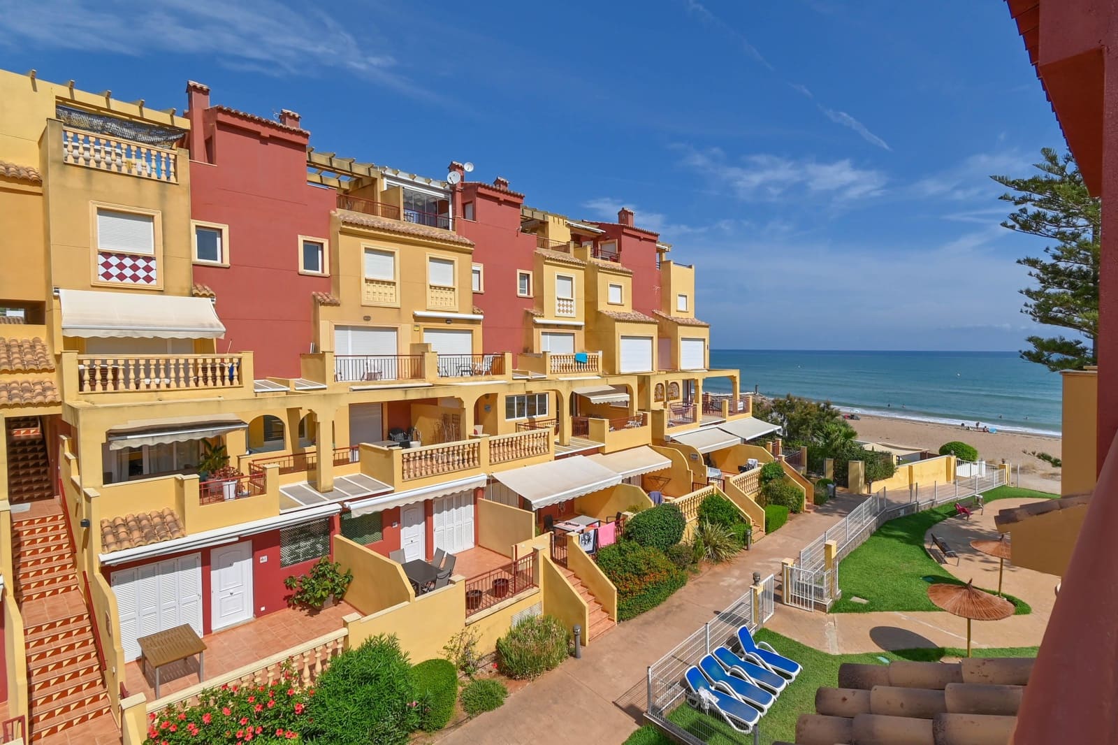 3 bedroom Townhouse for holiday rental in Denia with pool garage - € 836 (Ref: 9097847)