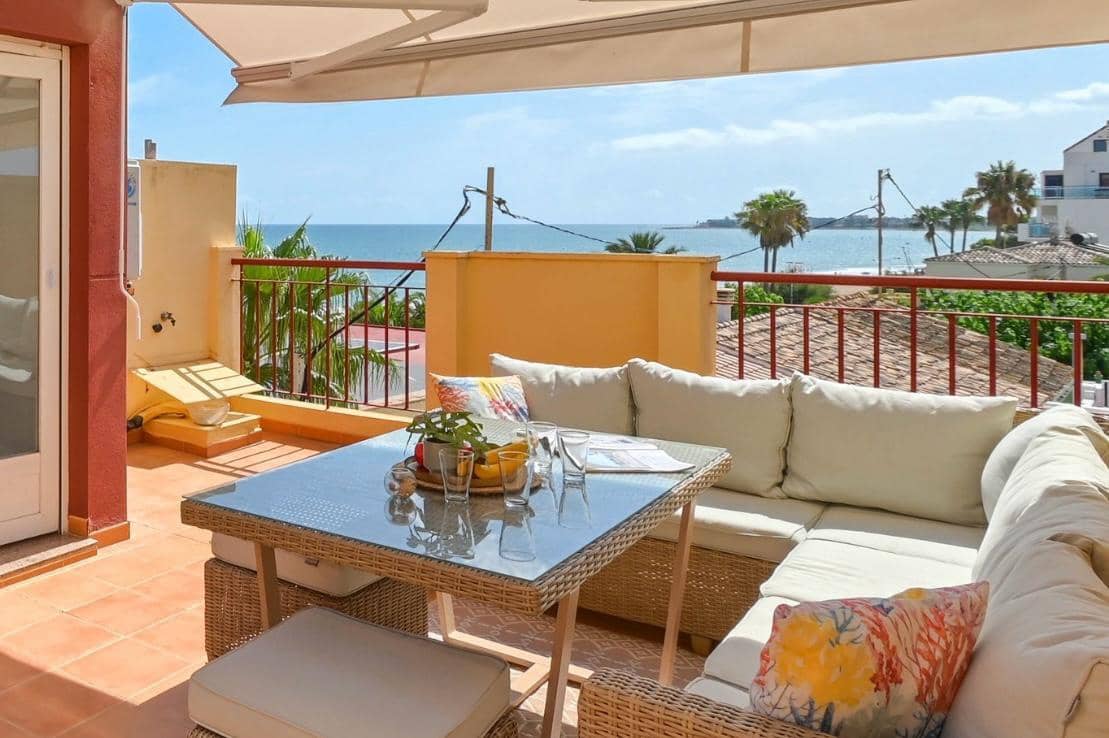   3 soveværelse   ferieByhus i Denia   med   swimmingpool  garage  - € 836 (Ref: 9097847)