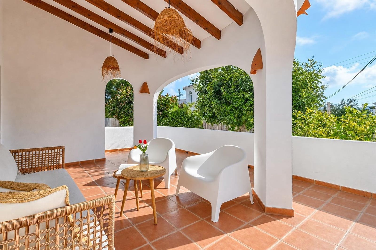   2 soveværelse   ferieVilla i Moraira   med   swimmingpool  garage  - € 844 (Ref: 9100454)