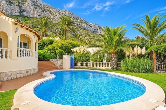 2 bedroom Villa for holiday rental in El Montgó, Dénia with pool garage - € 606 (Ref: 9118522)
