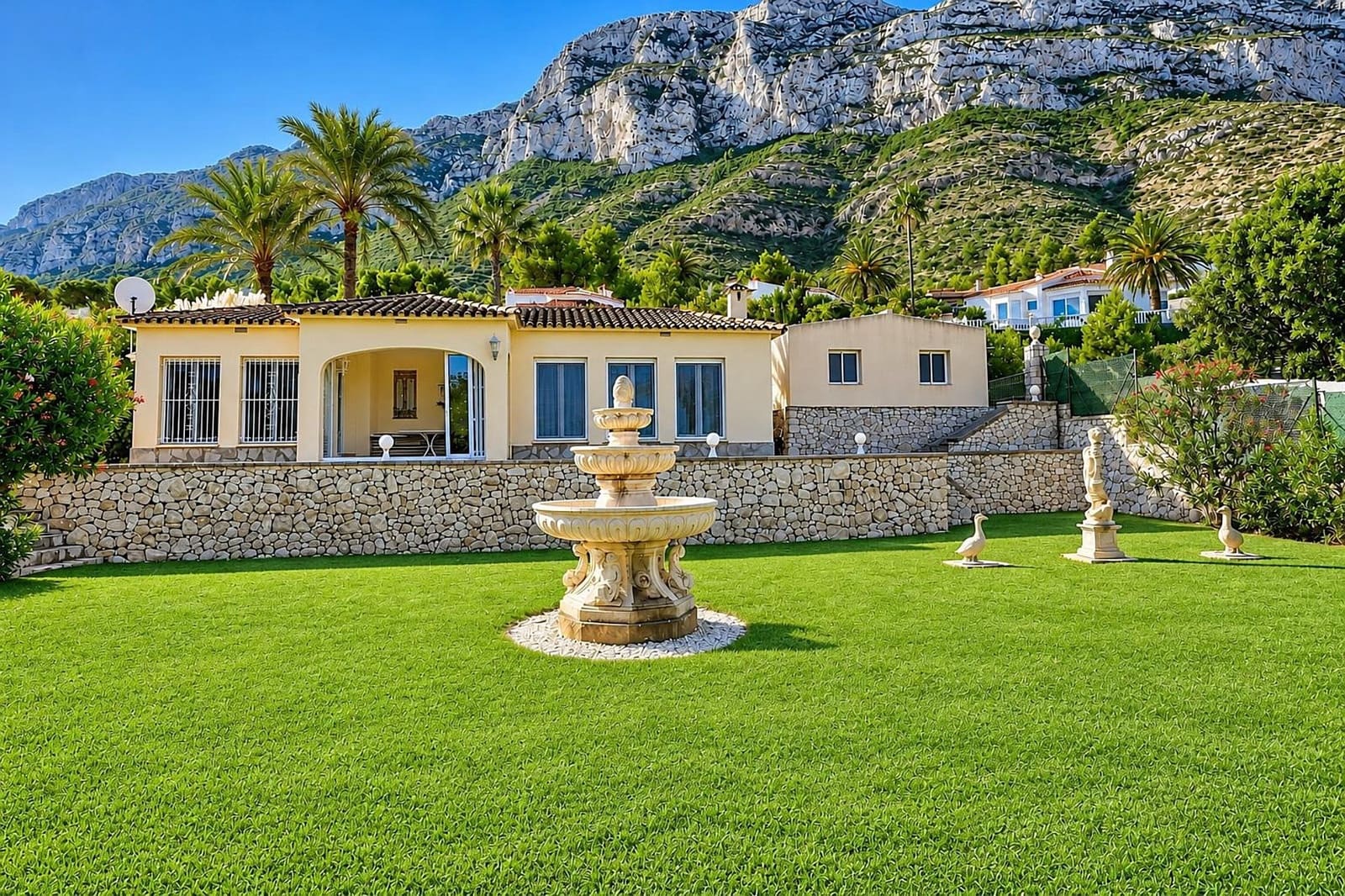 2 bedroom Villa for holiday rental in Denia with pool garage - € 606 (Ref: 9118522)