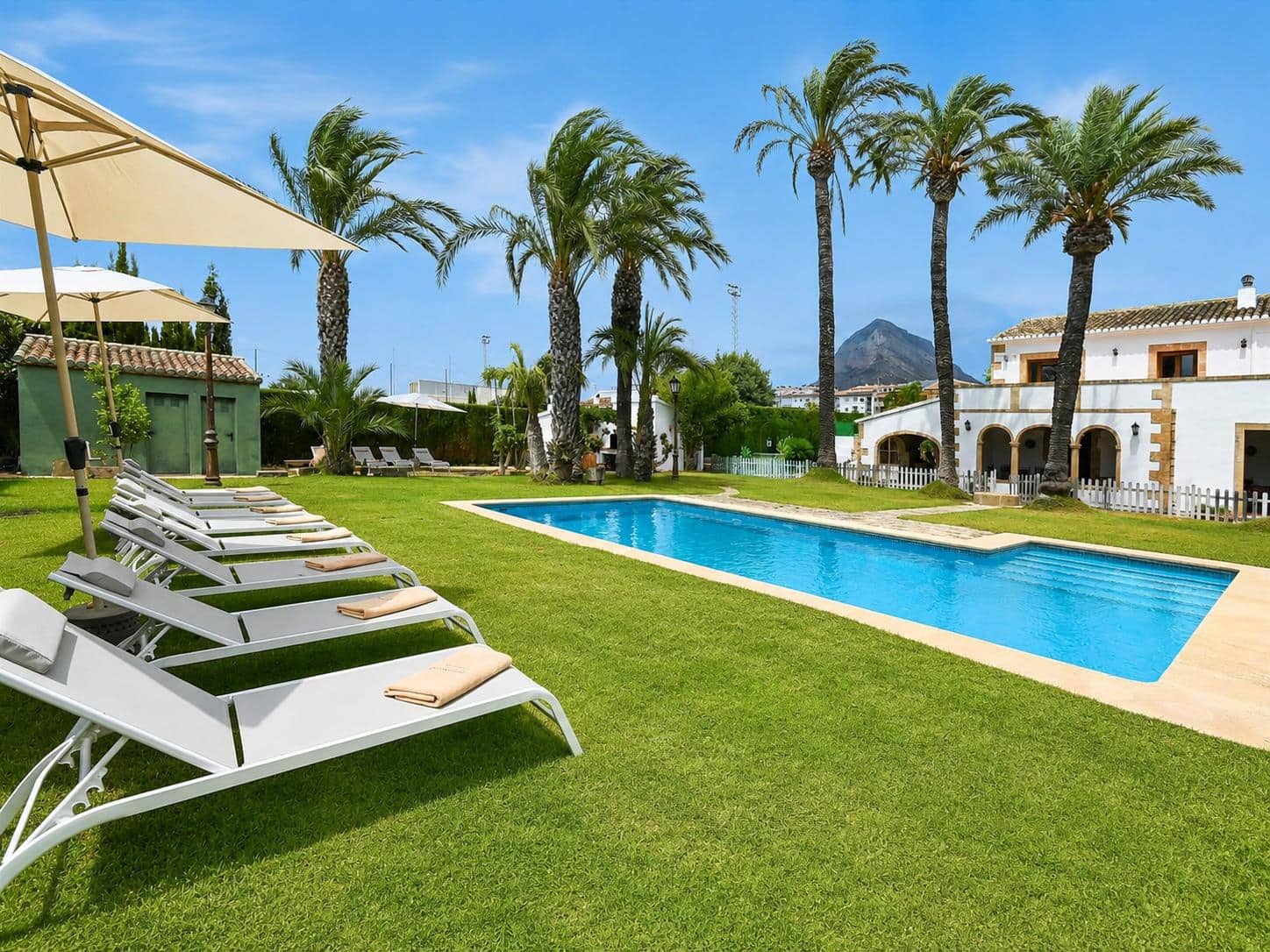 6 bedroom Villa for holiday rental in Javea / Xabia with pool garage - € 1,572 (Ref: 9124573)