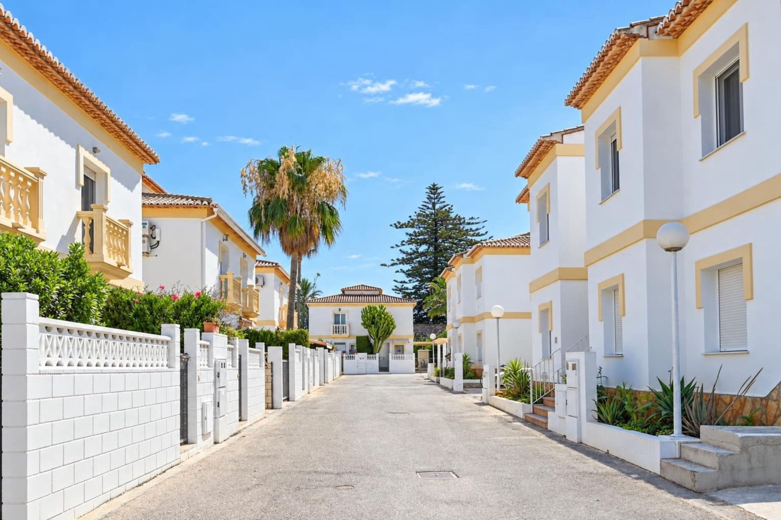 2 bedroom Apartment for holiday rental in Denia with pool garage - € 738 (Ref: 9124574)