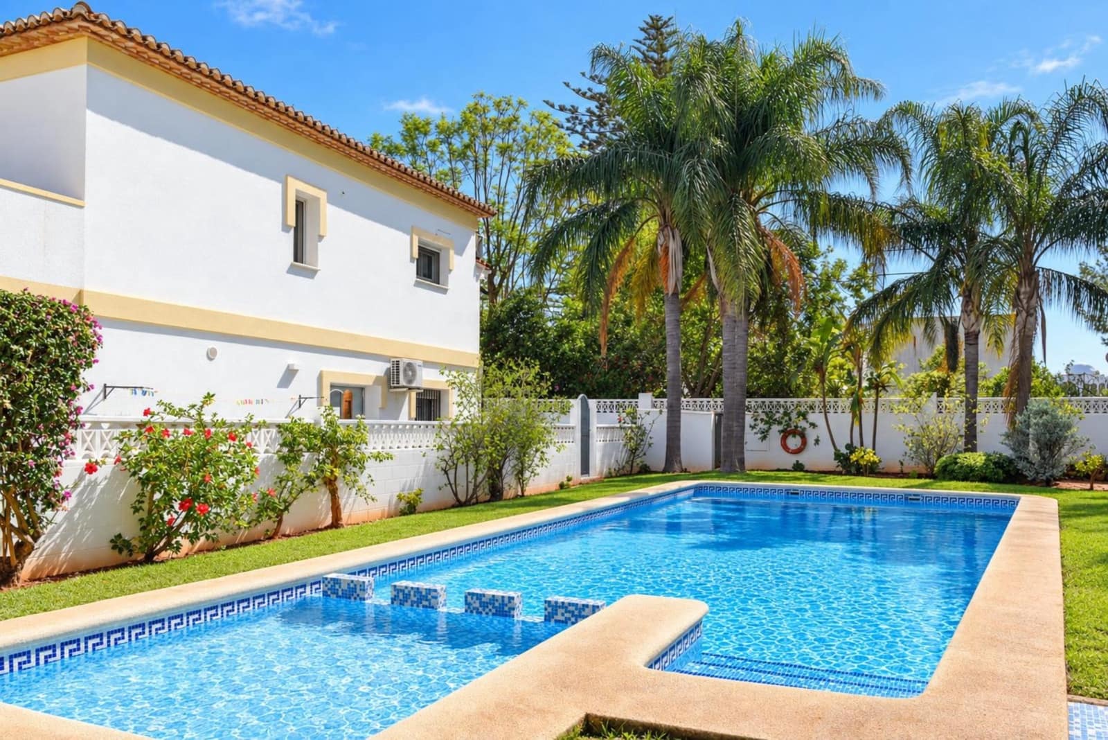 2 bedroom Apartment for holiday rental in Denia with pool garage - € 738 (Ref: 9124574)