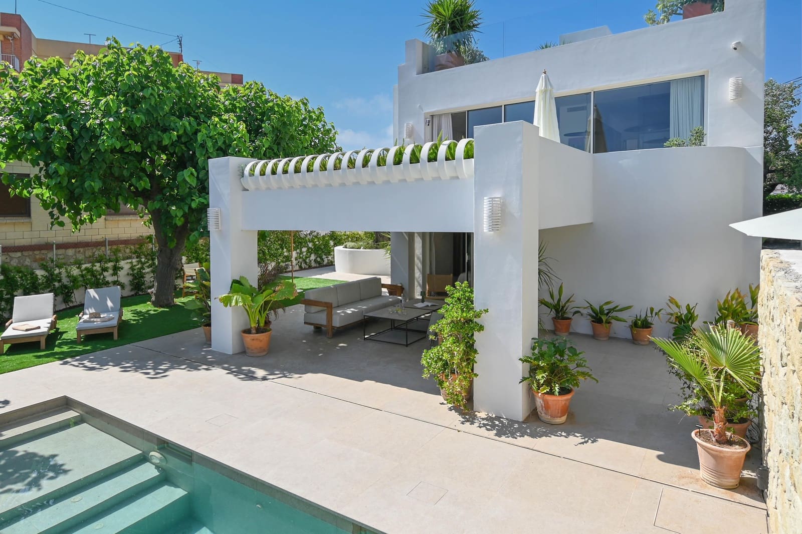 4 slaapkamer Villa voor vakantieverhuur in Denia met zwembad garage - € 4.115 (Ref: 9160764)