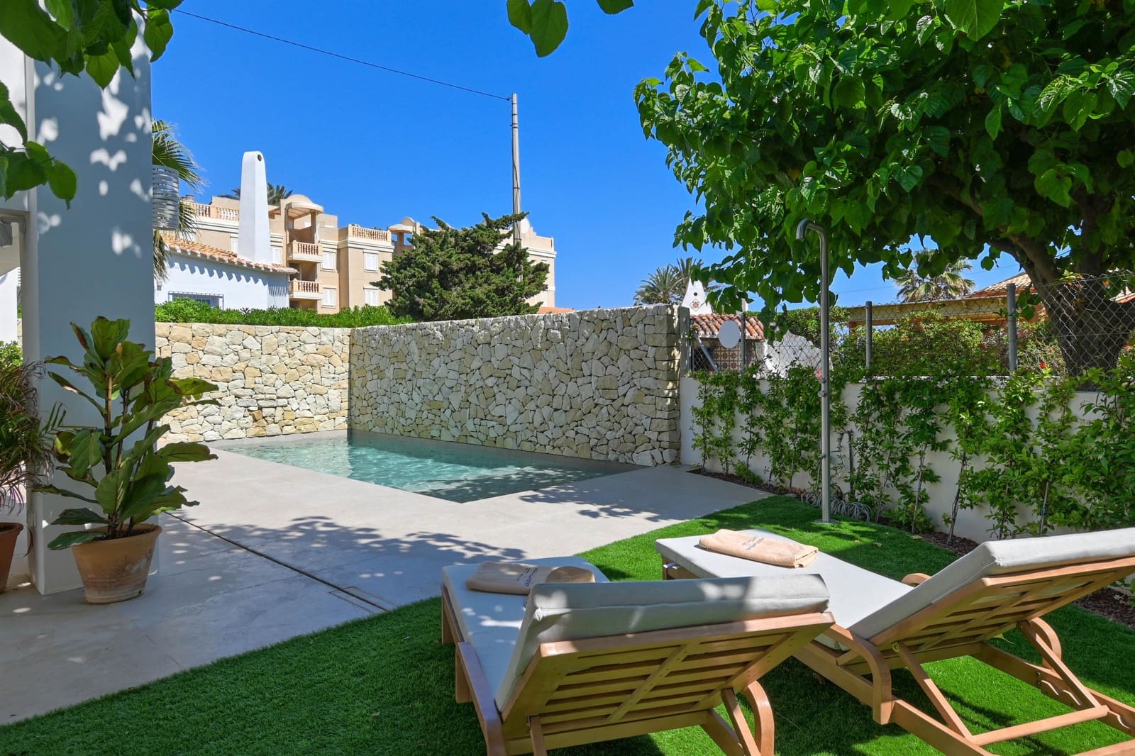 4 slaapkamer Villa voor vakantieverhuur in Denia met zwembad garage - € 4.115 (Ref: 9160764)