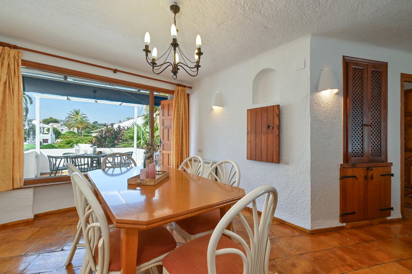 3 slaapkamer Villa voor vakantieverhuur in Javea / Xabia met zwembad garage - € 683 (Ref: 9160767)