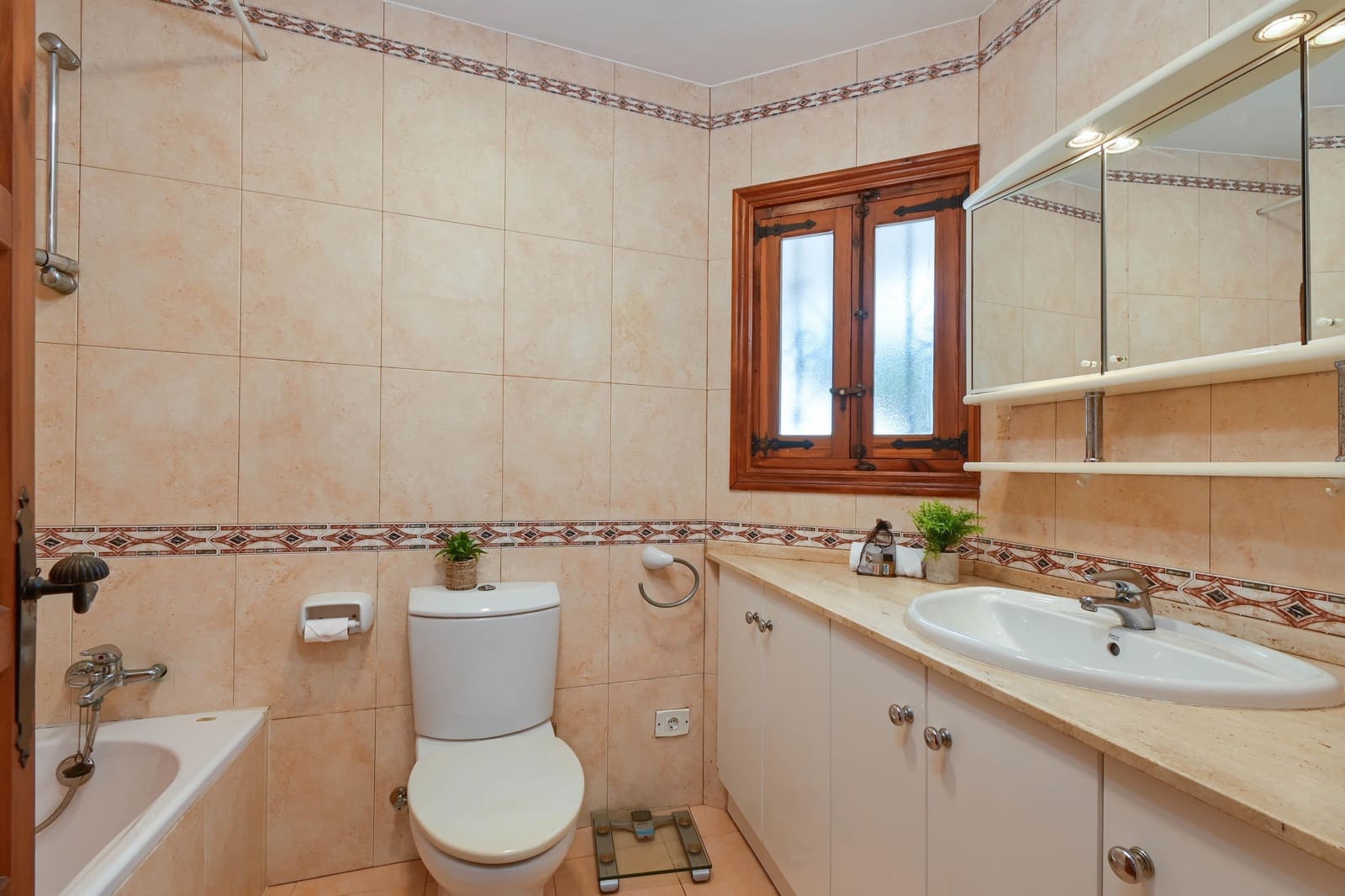 3 slaapkamer Villa voor vakantieverhuur in Javea / Xabia met zwembad garage - € 683 (Ref: 9160767)