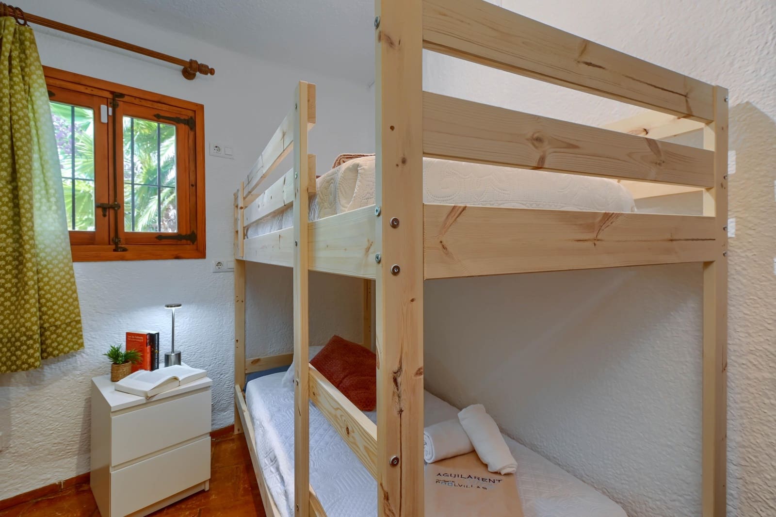 3 slaapkamer Villa voor vakantieverhuur in Javea / Xabia met zwembad garage - € 683 (Ref: 9160767)