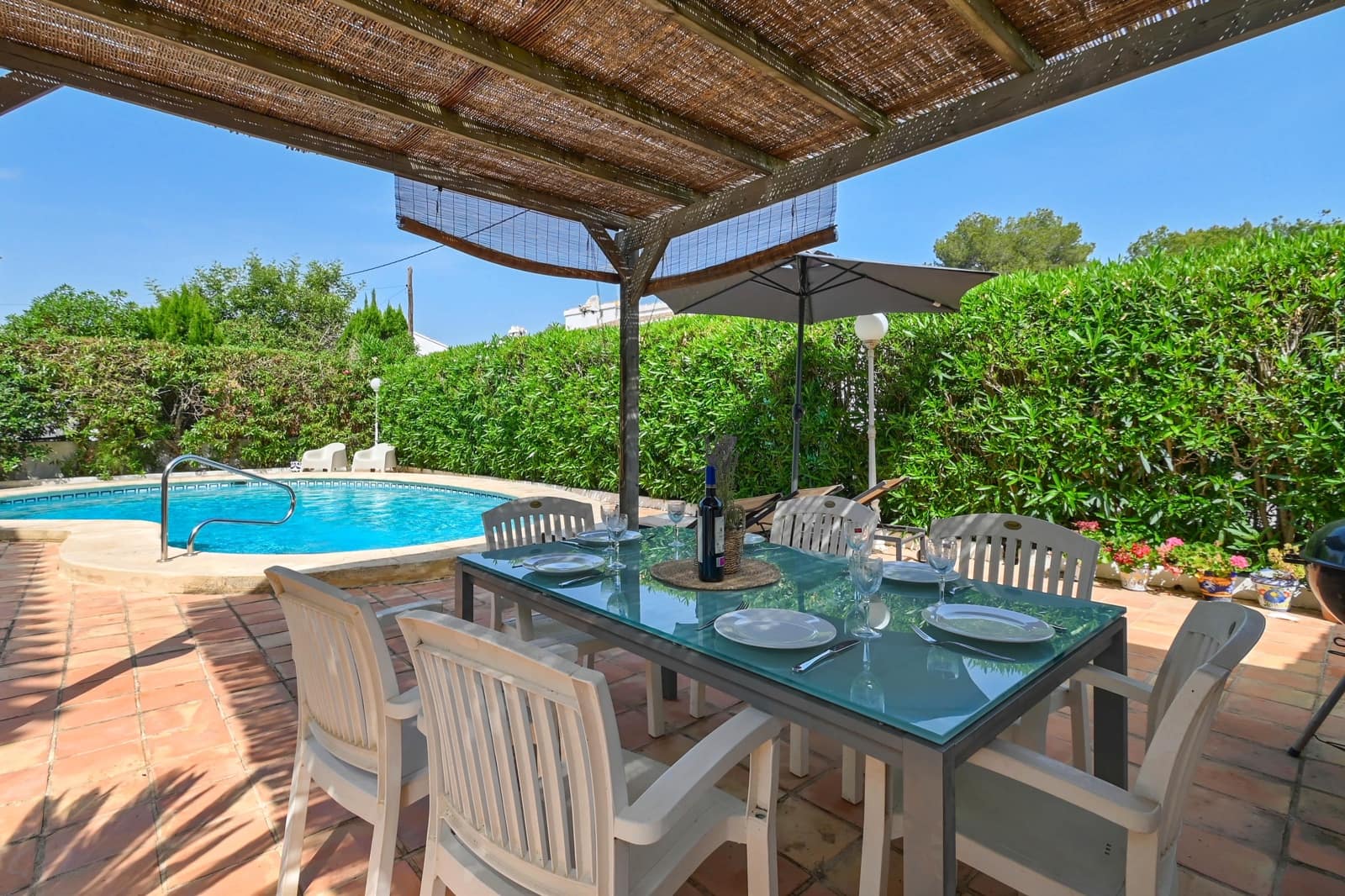 3 slaapkamer Villa voor vakantieverhuur in Javea / Xabia met zwembad garage - € 683 (Ref: 9160767)