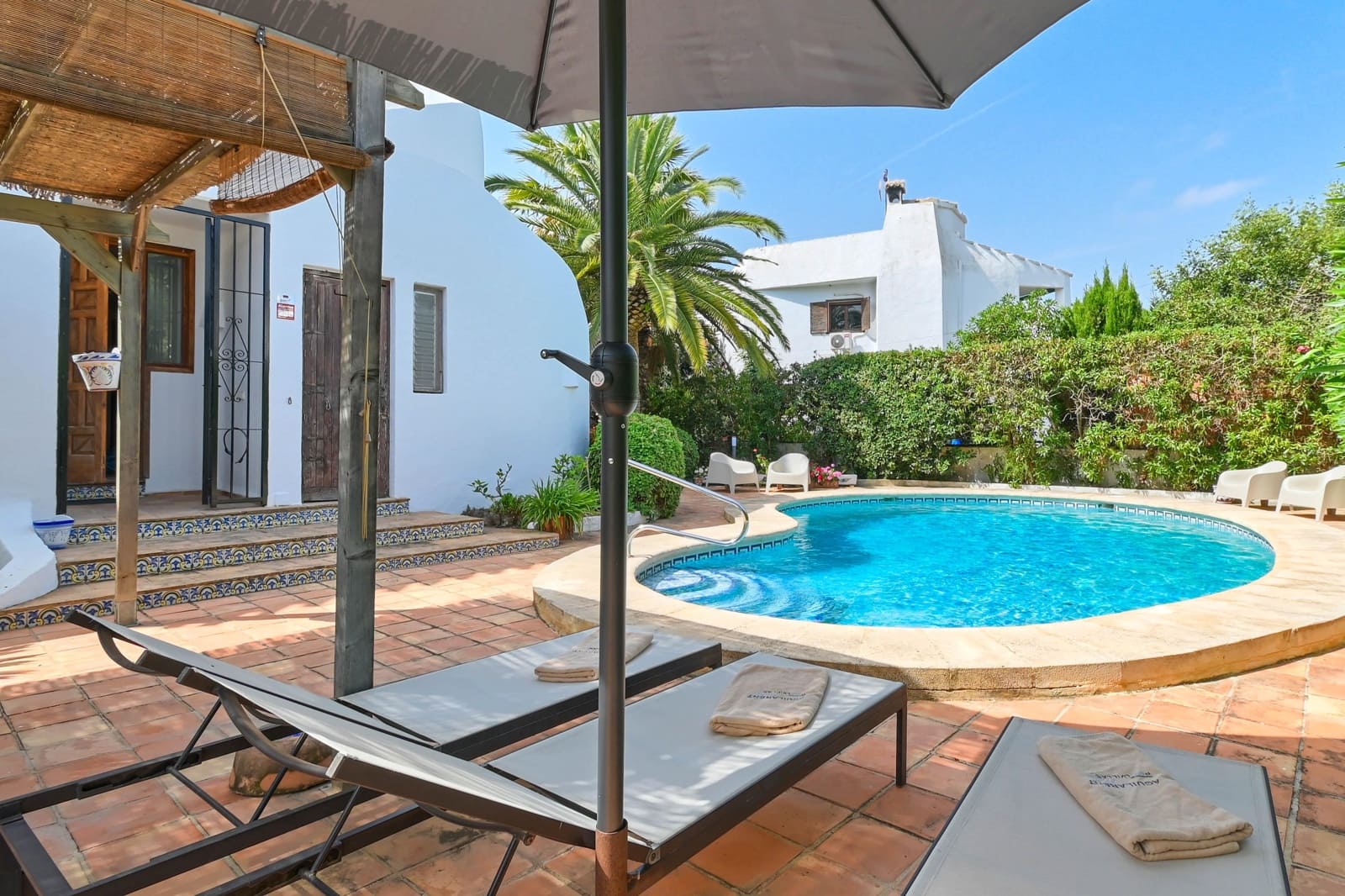 3 slaapkamer Villa voor vakantieverhuur in Javea / Xabia met zwembad garage - € 683 (Ref: 9160767)