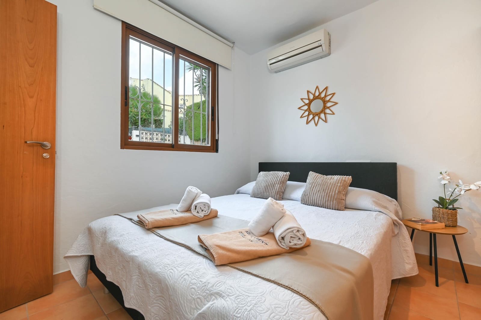 2 bedroom Villa for holiday rental in Javea / Xabia with pool - € 709 (Ref: 9235968)