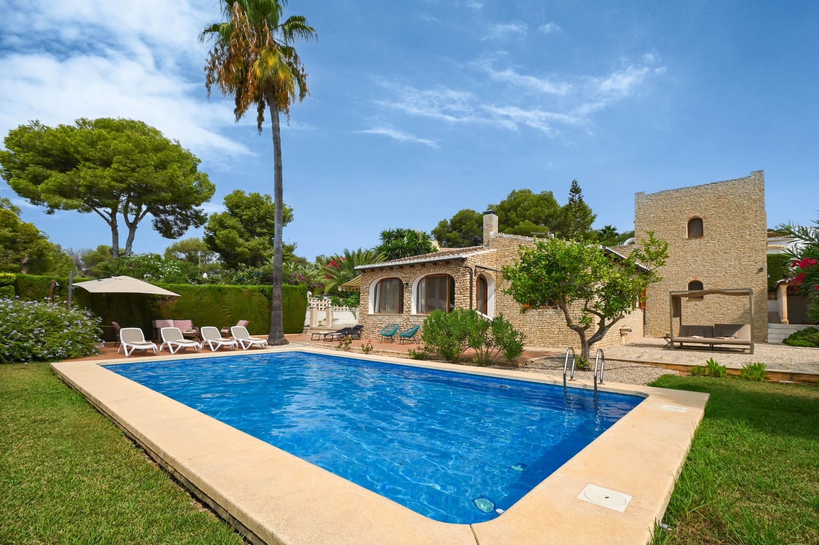   4 soveværelse   ferieVilla i Javea / Xabia   med   swimmingpool   - € 1.238 (Ref: 9235969)