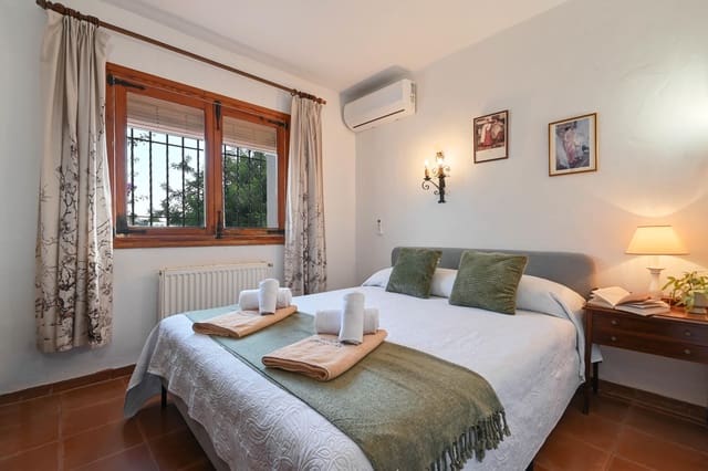 Villa/Maison de 4 chambres de location de vacances à Adsubia, Javea / Xàbia avec piscine garage - 1 103 € (Ref: 9272046)