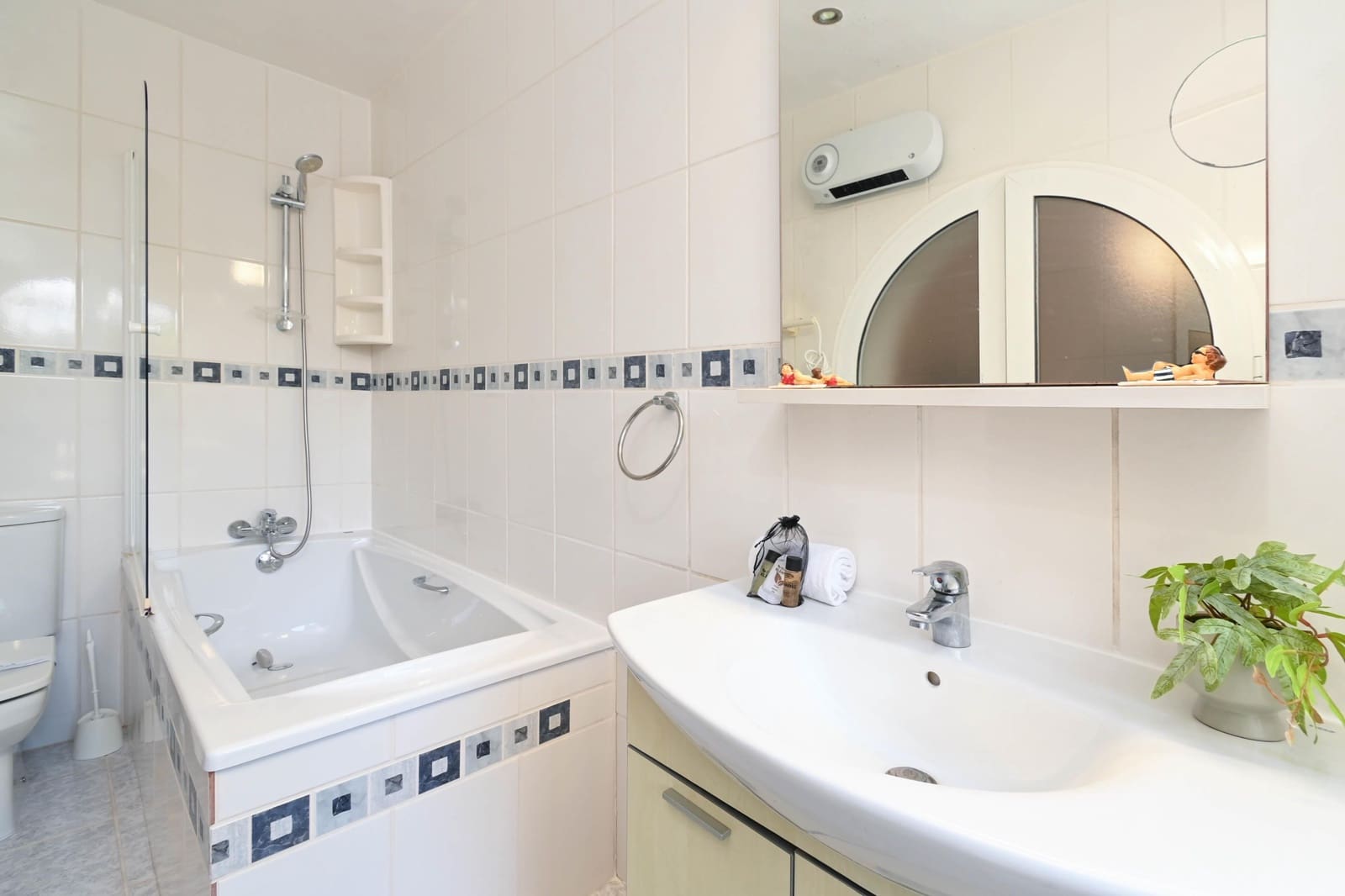   3 soveværelse   ferieVilla i Javea / Xabia   med   swimmingpool  garage  - € 1.910 (Ref: 9321428)