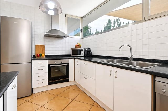 4 sypialnia Willa na kwatery wakacyjne w Partides comunes - Adsubia, Javea / Xàbia z basenem garażem - 1 210 € (Ref: 9560844)