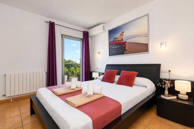 4 sypialnia Willa na kwatery wakacyjne w Partides comunes - Adsubia, Javea / Xàbia z basenem garażem - 1 210 € (Ref: 9560844)