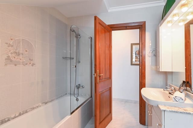   3 soveværelse   ferieFinca/Landehus i Montgó - Ermita, Javea / Xàbia med   swimmingpool  garage  - € 1.633 (Ref: 9598611)