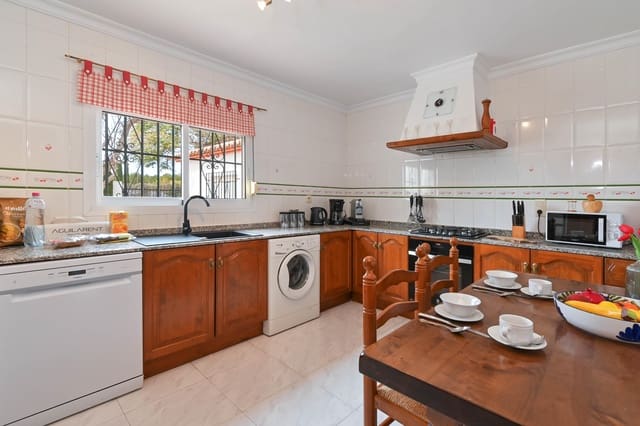   3 soveværelse   ferieFinca/Landehus i Montgó - Ermita, Javea / Xàbia med   swimmingpool  garage  - € 1.633 (Ref: 9598611)