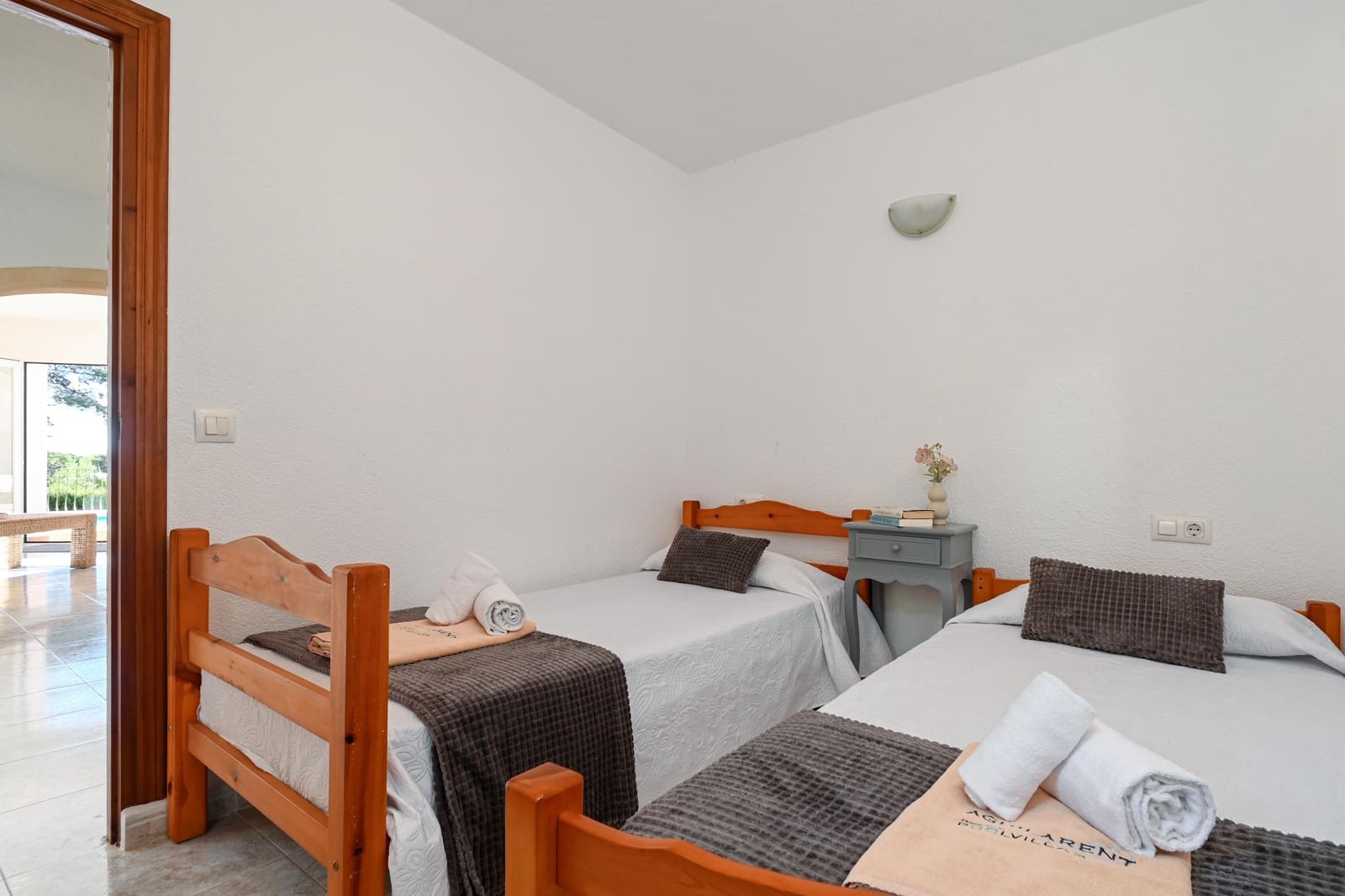 4 sovrum Villa för semesterbostäder i Ambolo med pool garage - 1 309 € (Ref: 9598613)