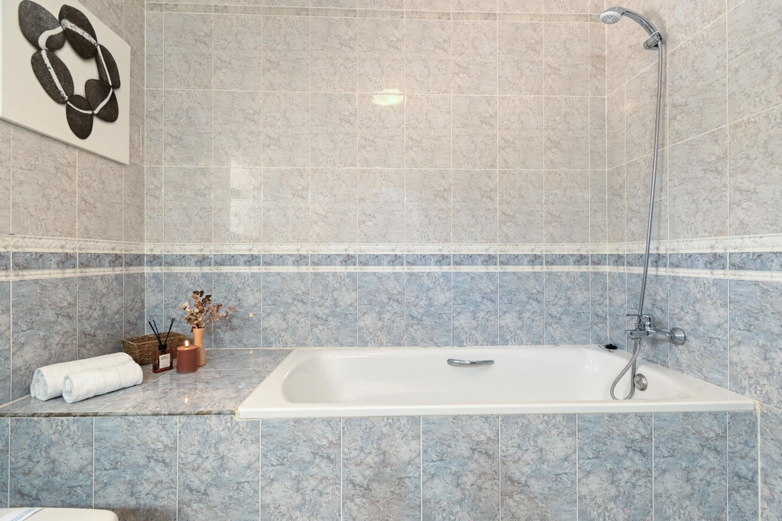 4 sovrum Villa för semesterbostäder i Ambolo med pool garage - 1 309 € (Ref: 9598613)