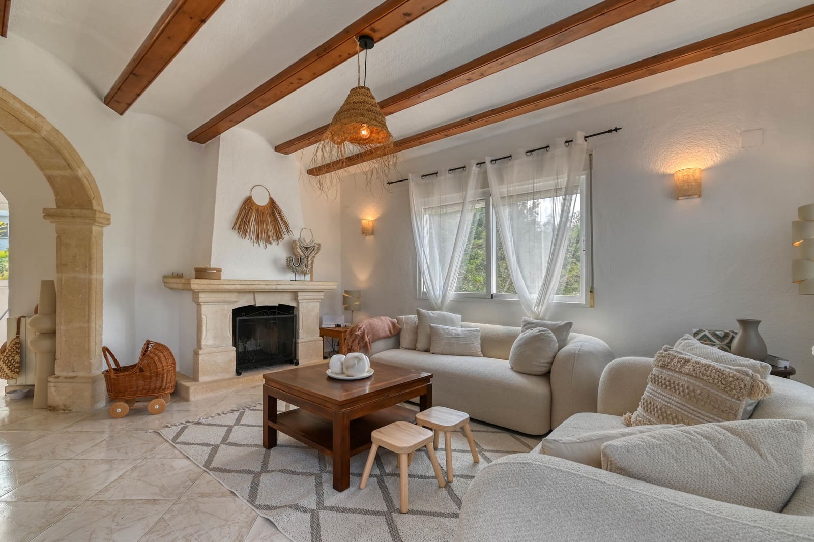 3 bedroom Villa for holiday rental in Ambolo with pool garage - € 1,128 (Ref: 9598614)