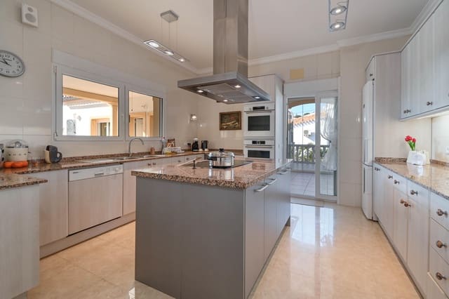 Chalet de 4 habitaciones en Cap Martí - El Tossalet - Pinomar, Javea / Xàbia en alquiler vacacional con piscina garaje - 1.137 € (Ref: 9676704)