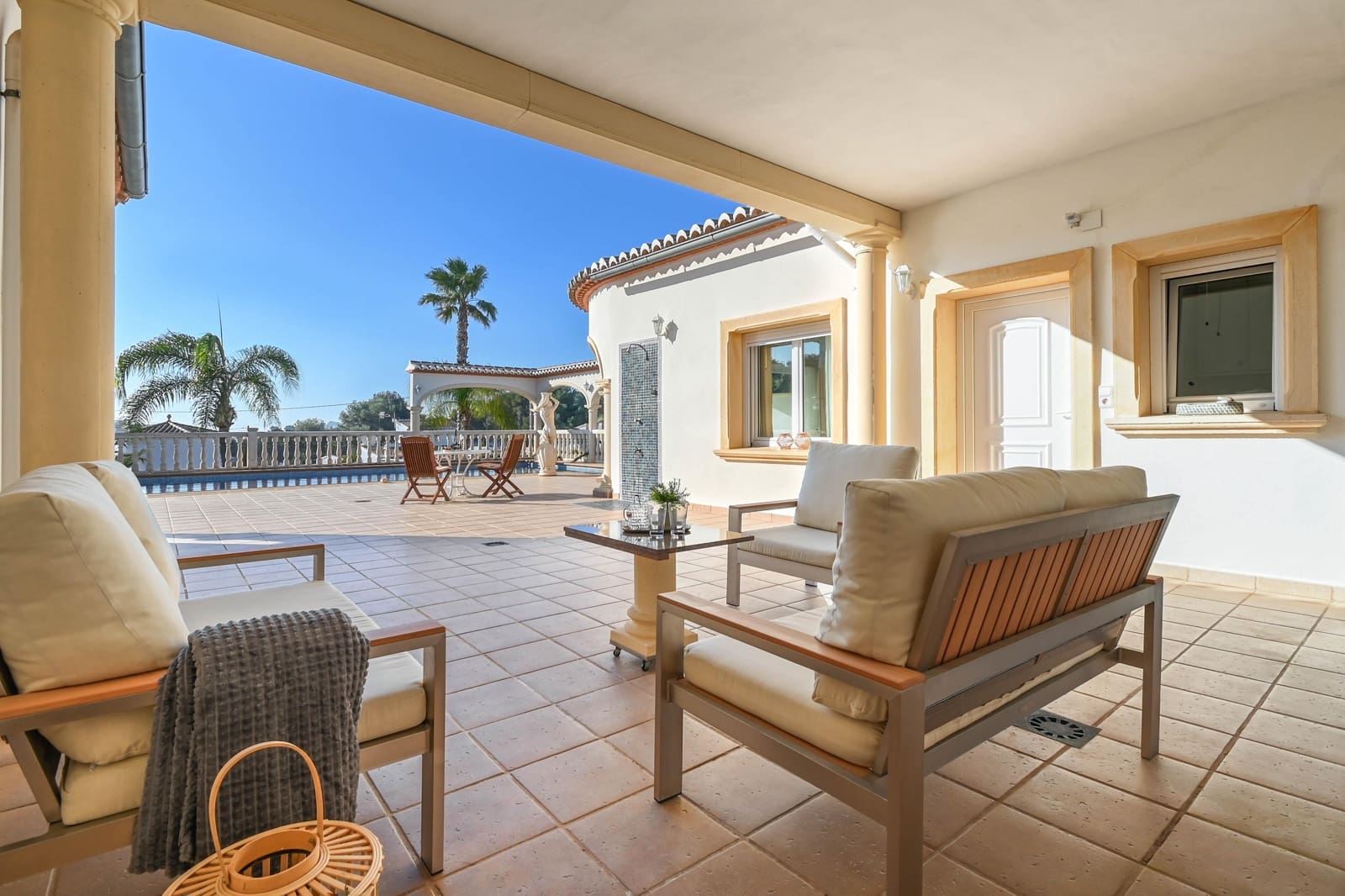 Chalet de 4 habitaciones en Javea / Xàbia en alquiler vacacional con piscina garaje - 1.137 € (Ref: 9676704)