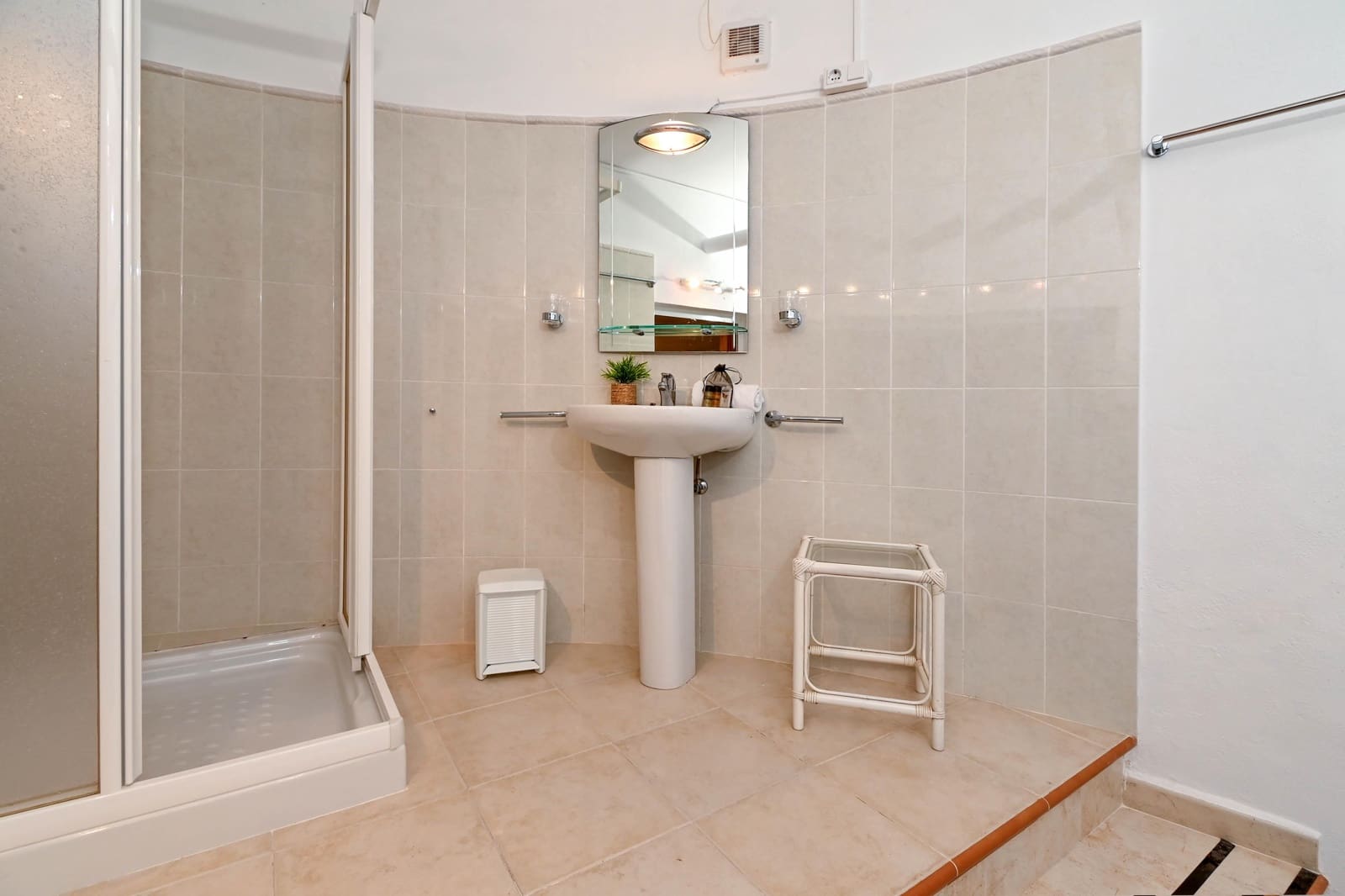 4 sypialnia Willa na kwatery wakacyjne w Javea / Xabia z basenem garażem - 1 137 € (Ref: 9676704)