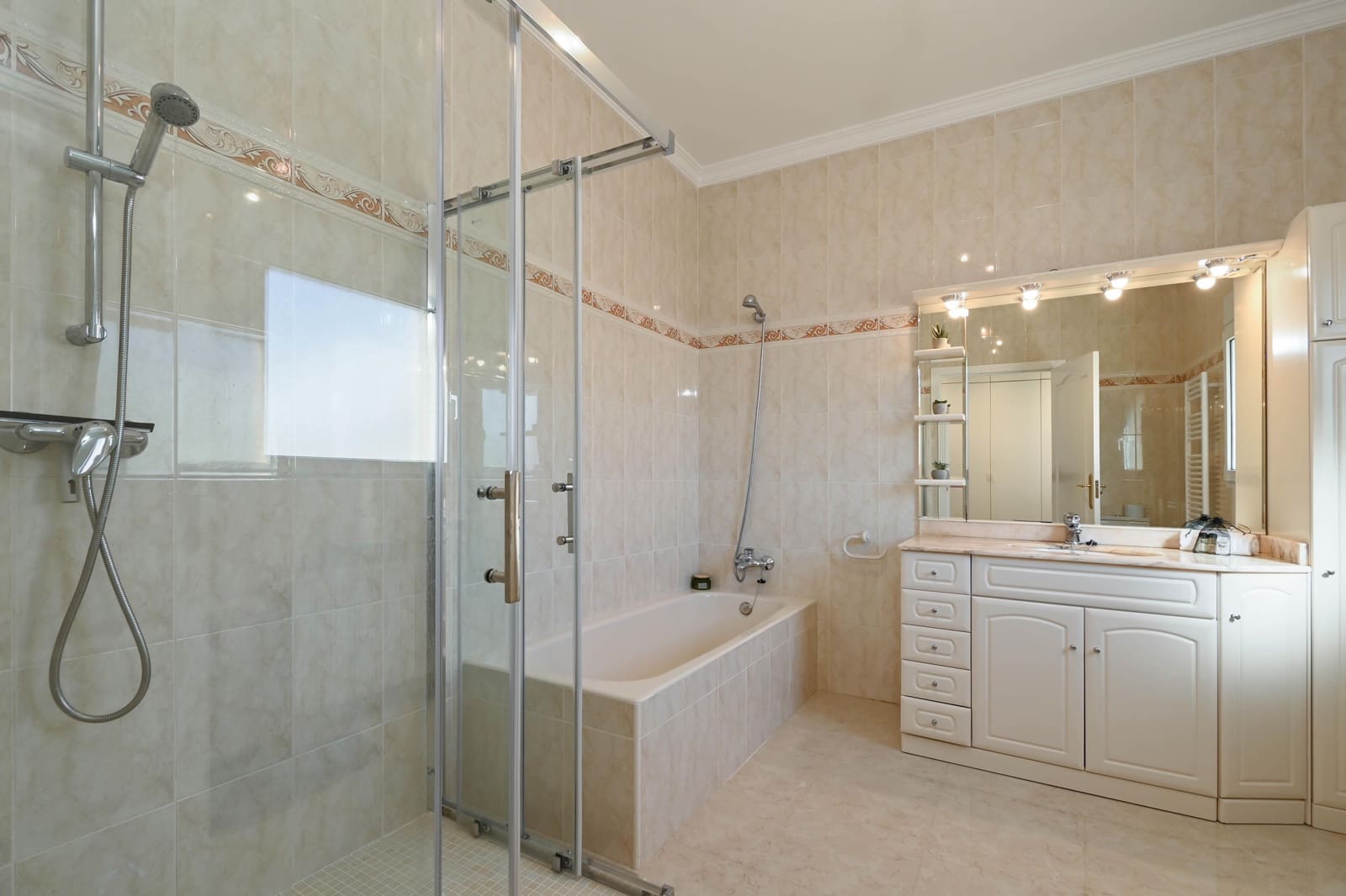 3 sovrum Villa för semesterbostäder i Javea / Xabia med pool garage - 981 € (Ref: 9676705)