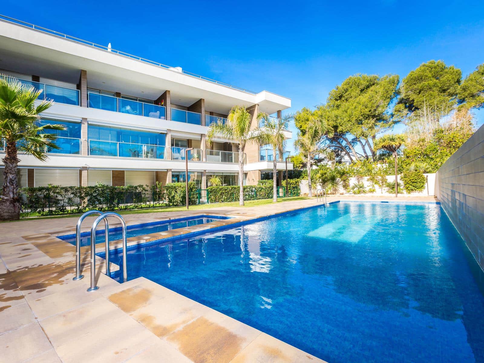   3 soveværelse   ferieLejlighed i Javea / Xabia   med   swimmingpool  garage  - € 820 (Ref: 9735066)