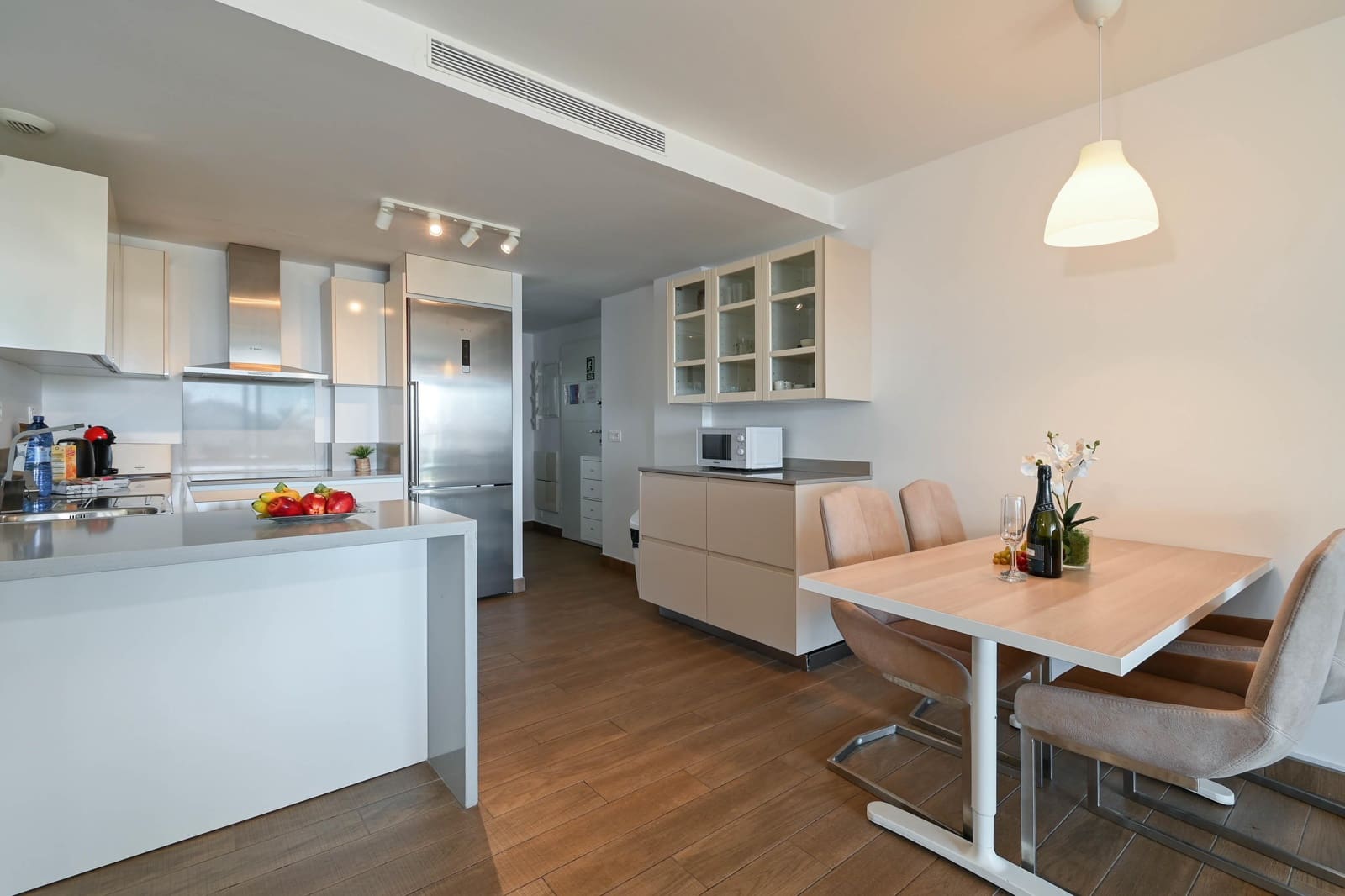   3 soveværelse   ferieLejlighed i Javea / Xabia   med   swimmingpool  garage  - € 820 (Ref: 9735066)