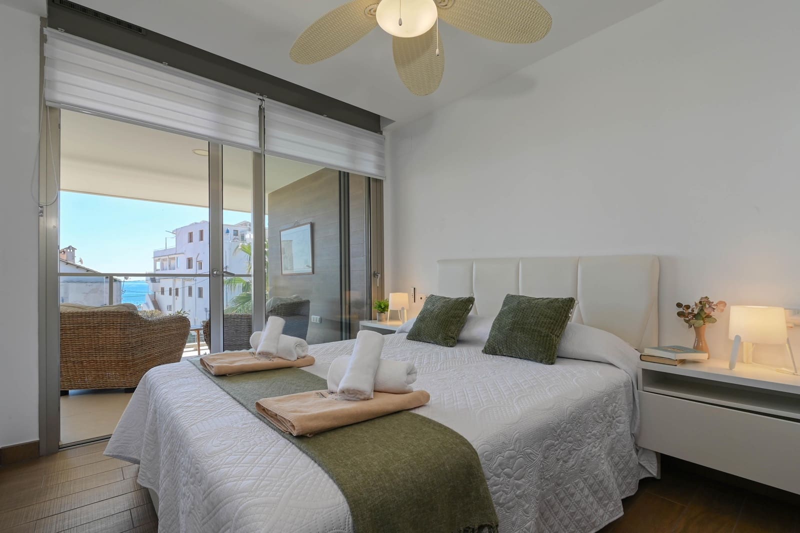   3 soveværelse   ferieLejlighed i Javea / Xabia   med   swimmingpool  garage  - € 820 (Ref: 9735066)