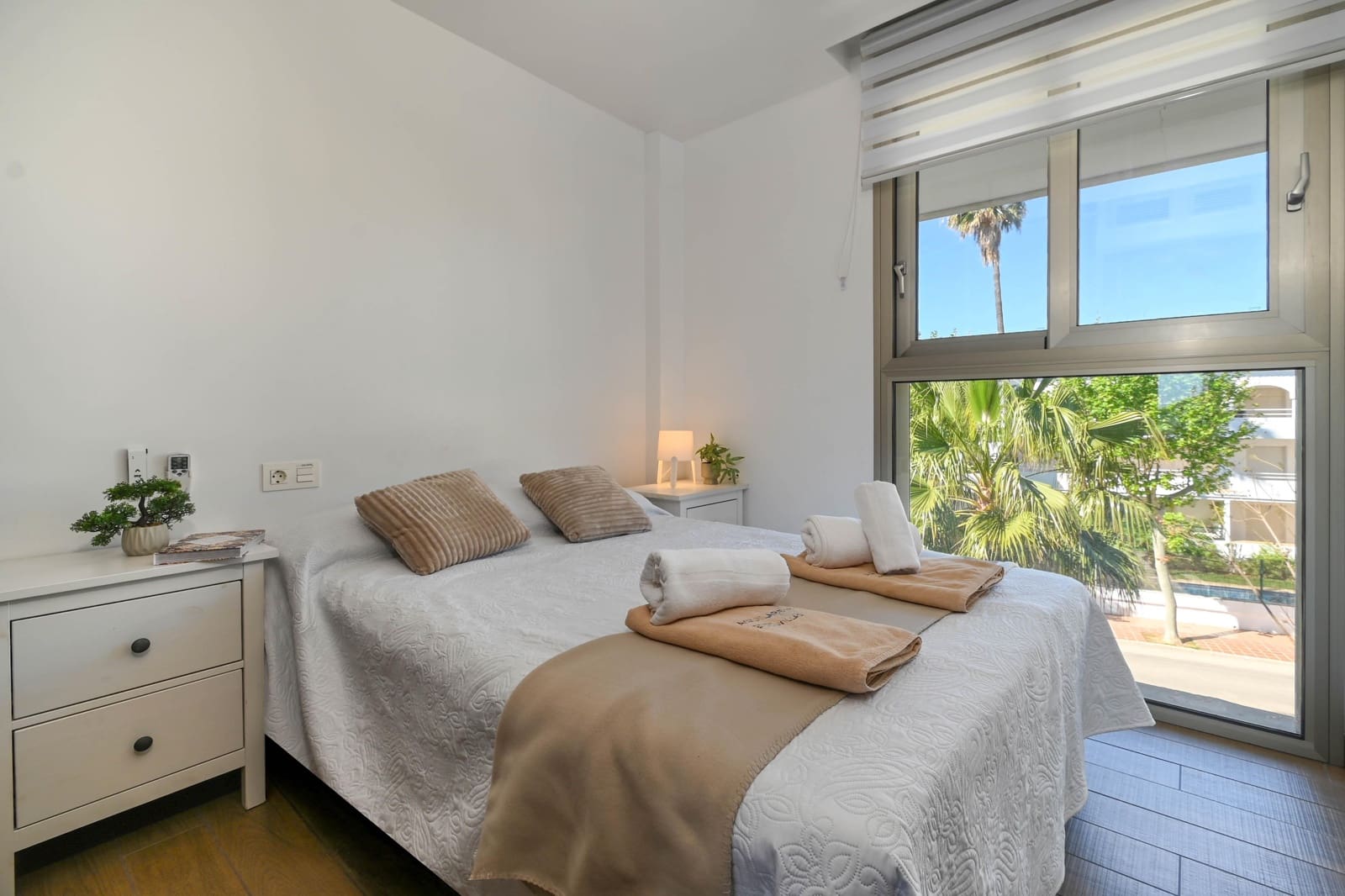   3 soveværelse   ferieLejlighed i Javea / Xabia   med   swimmingpool  garage  - € 820 (Ref: 9735066)