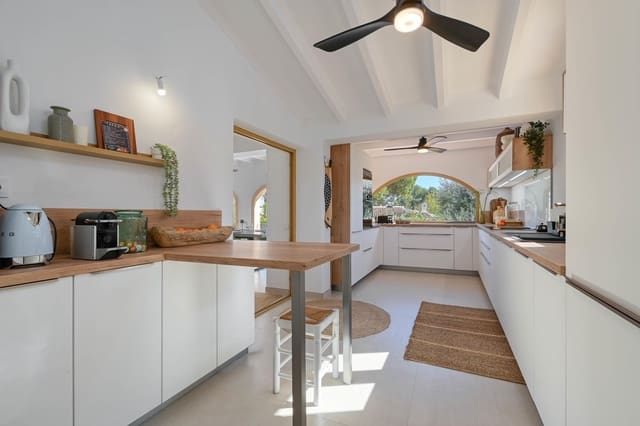 4 bedroom Villa for holiday rental in Cap Martí - El Tossalet - Pinomar, Javea / Xàbia with pool garage - € 1,443 (Ref: 9735067)