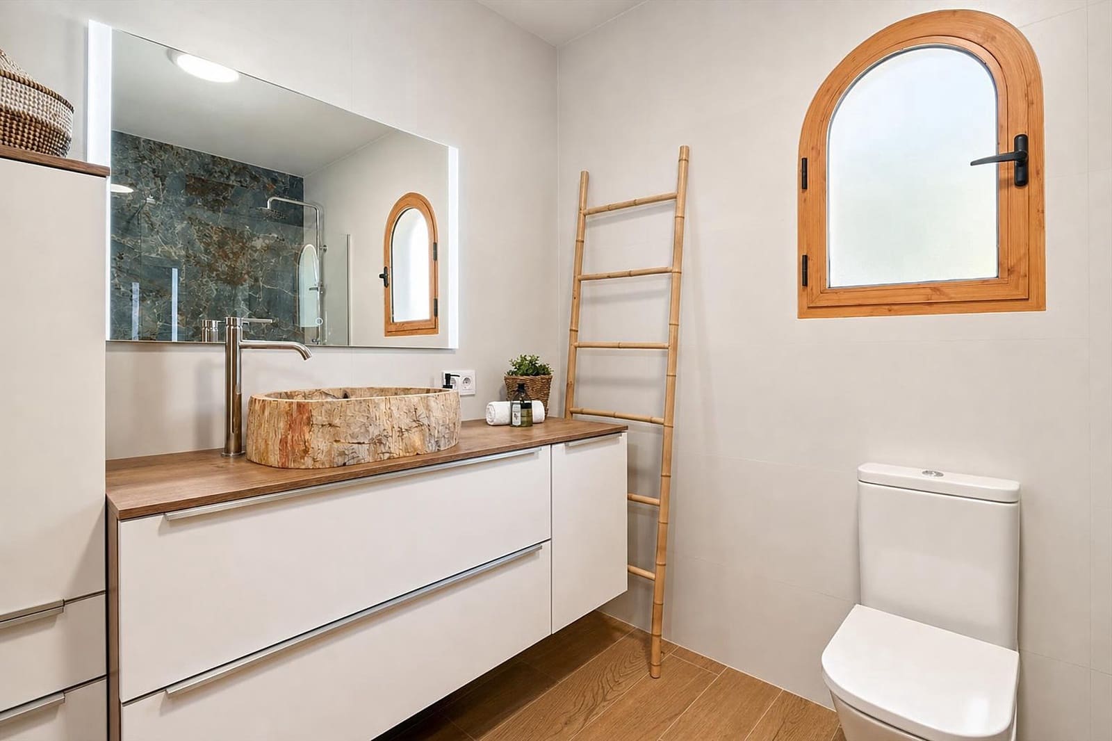 4 sypialnia Willa na kwatery wakacyjne w Javea / Xabia z basenem garażem - 1 443 € (Ref: 9735067)