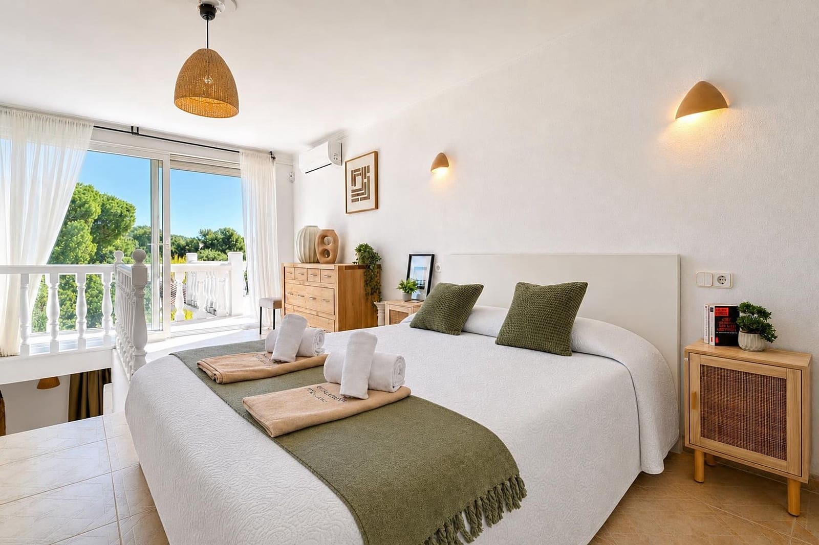 4 sypialnia Willa na kwatery wakacyjne w Javea / Xabia z basenem garażem - 1 443 € (Ref: 9735067)