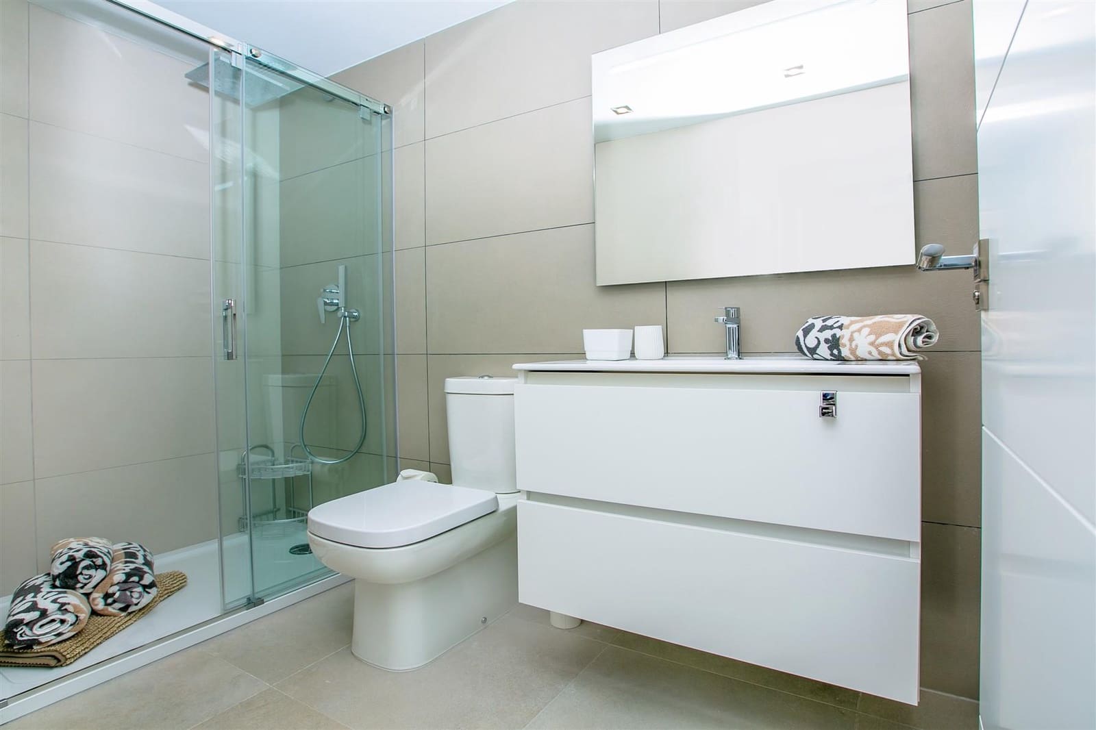 2 bedroom Apartment for holiday rental in Arenal with pool garage - € 564 (Ref: 9735068)