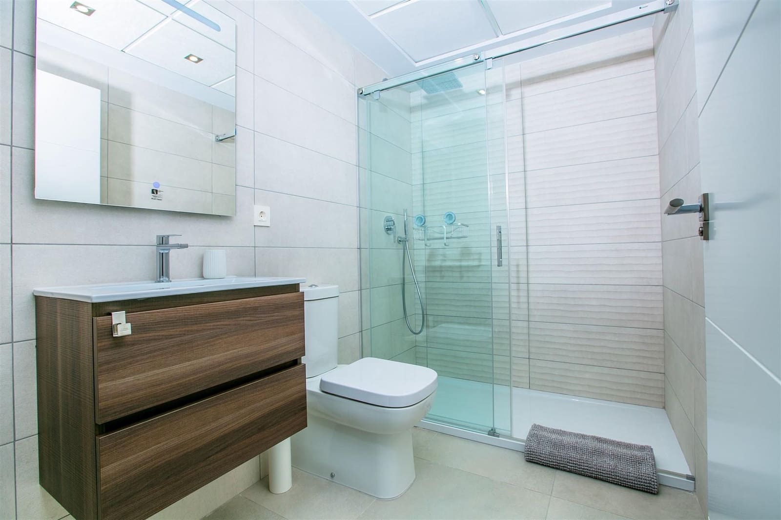 2 bedroom Apartment for holiday rental in Arenal with pool garage - € 564 (Ref: 9735068)