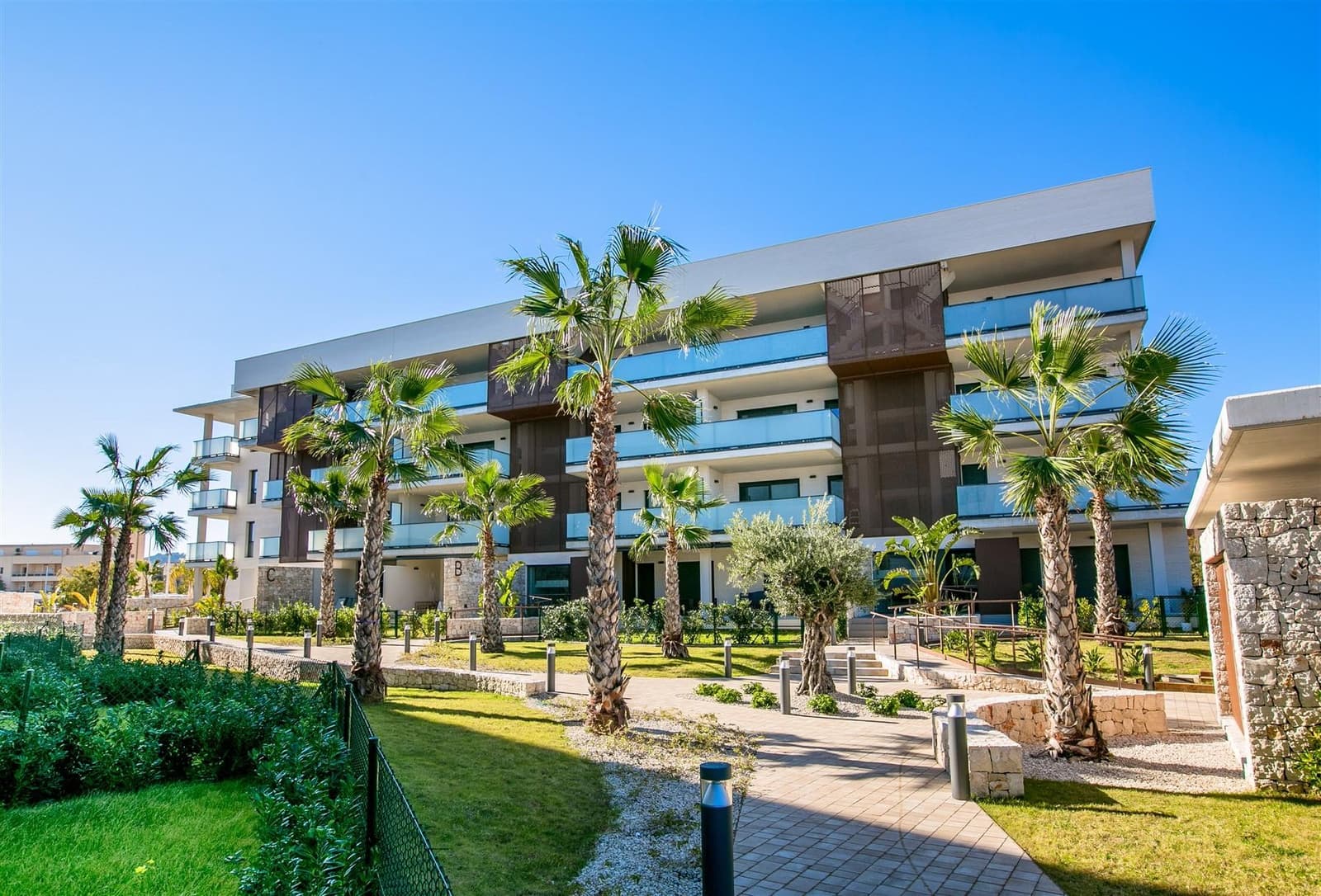 2 bedroom Apartment for holiday rental in Arenal with pool garage - € 564 (Ref: 9735068)