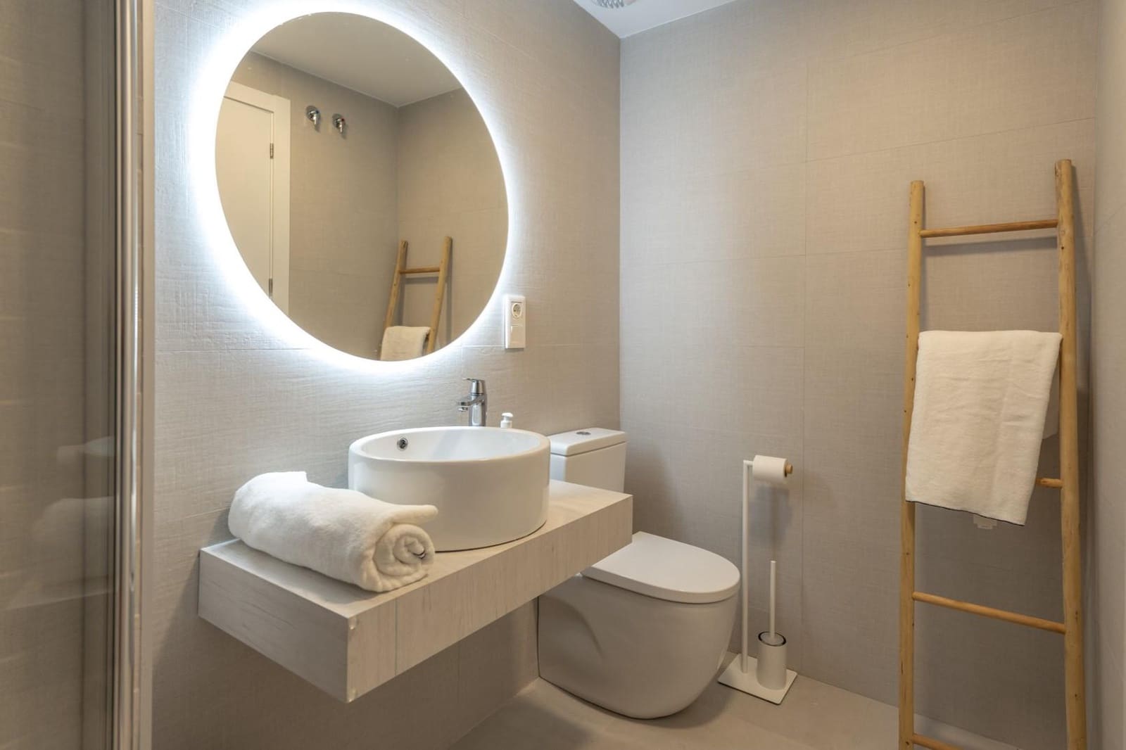 2 bedroom Apartment for holiday rental in Arenal with pool garage - € 725 (Ref: 9735069)