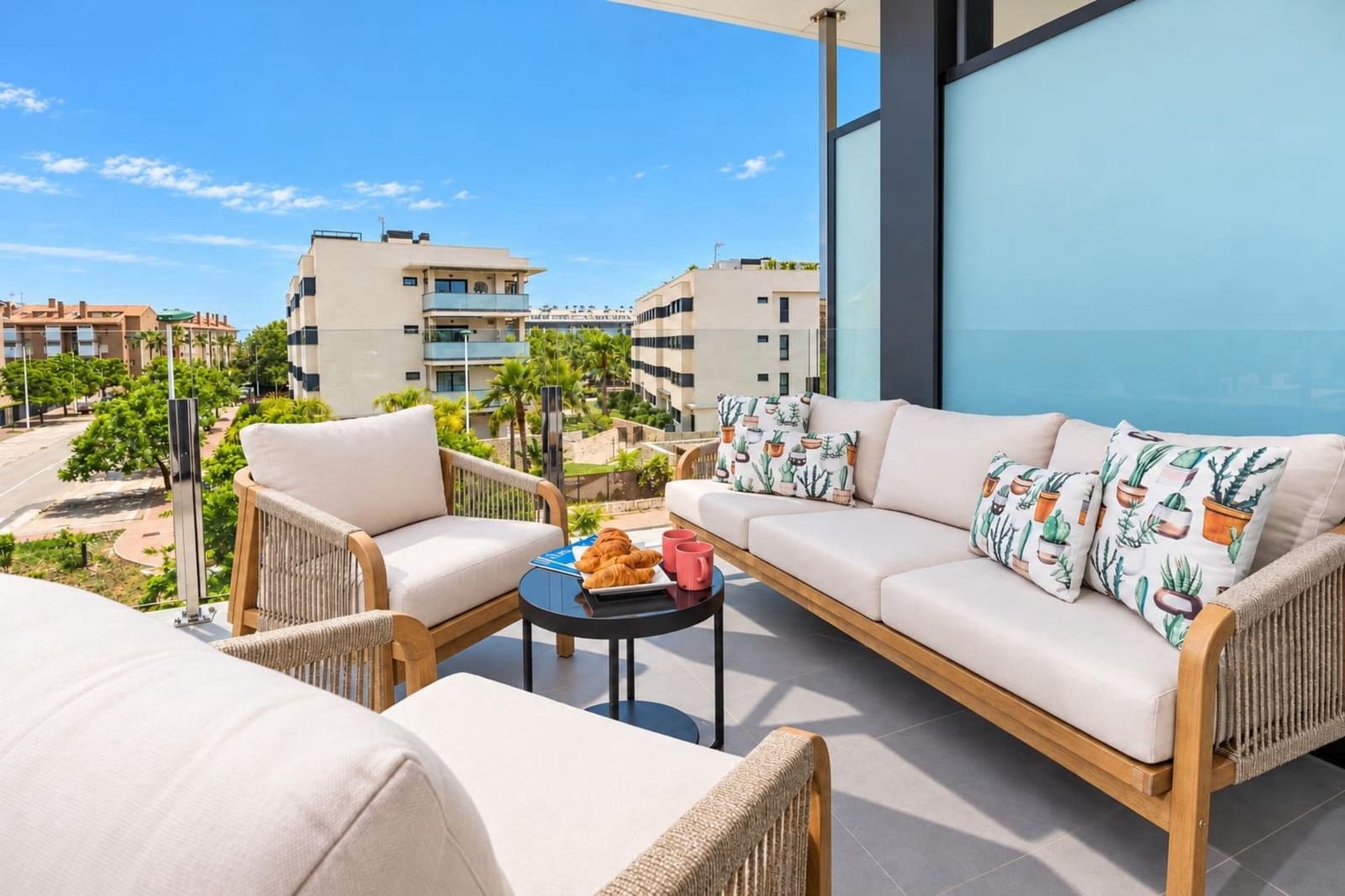 2 bedroom Apartment for holiday rental in Arenal with pool garage - € 564 (Ref: 9735071)