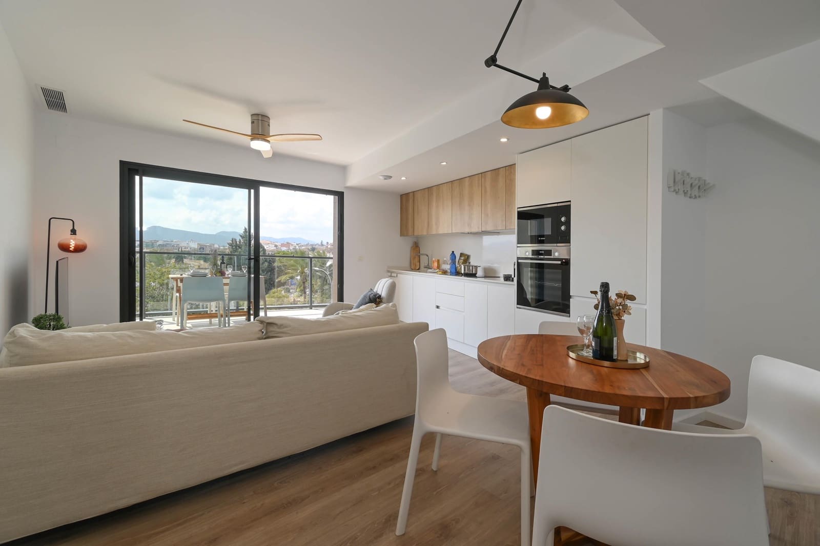   2 soveværelse   feriePenthouse i Javea / Xabia   med   swimmingpool  garage  - € 611 (Ref: 9735072)